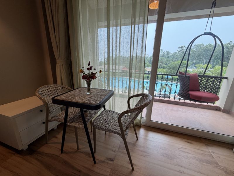 Super Deluxe Pool Side Double Bed