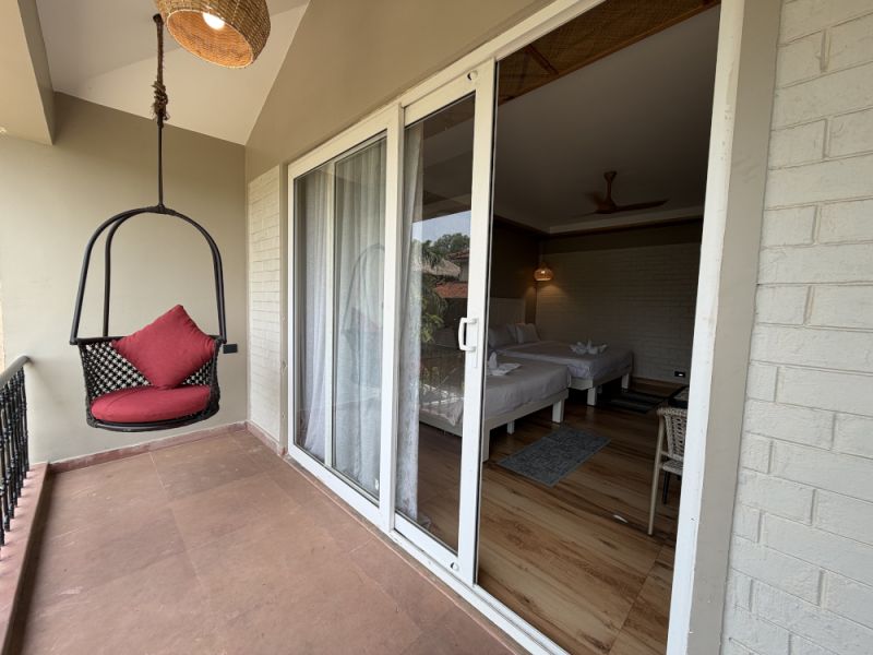 Super Deluxe Pool Side Four Bed