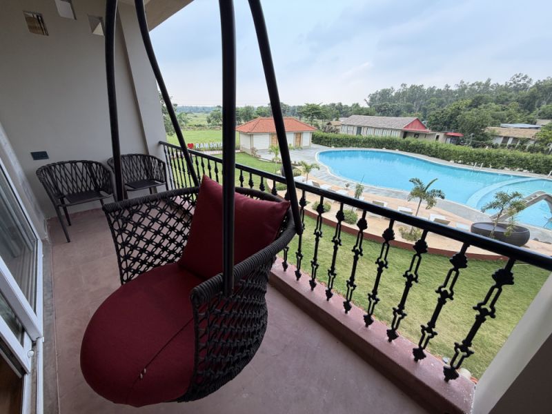 Super Deluxe Pool Side Double Bed